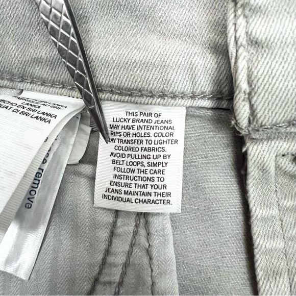 Lucky Brand Light Gray Distressed Brooke Legging Jeans Raw Hem Size 10/30 - Picture 7 of 11